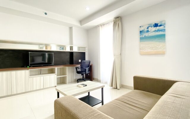 Cozy And Nice Studio At Azalea Suites Apartment
