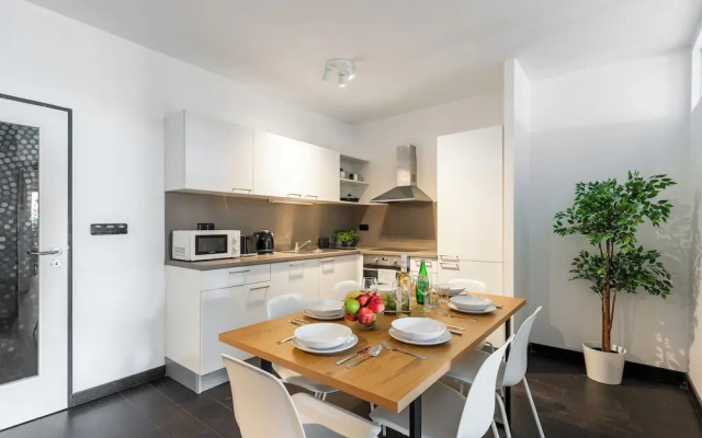 3 bedroom apartment near center