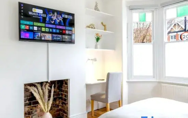 Greener Stays - A Beautiful 3-double bedroom House