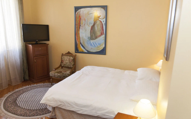 Hotel Peristil
