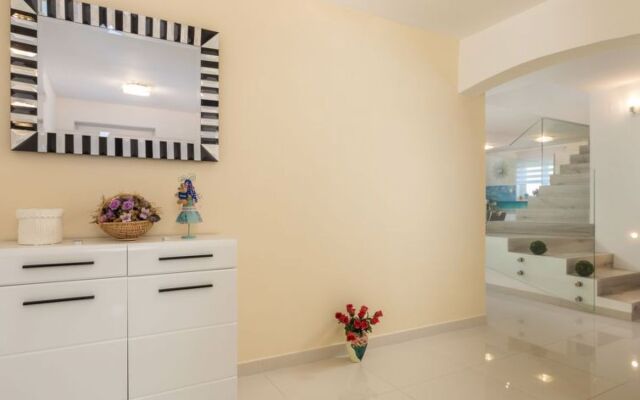 Villa Gabriel (LBN417)