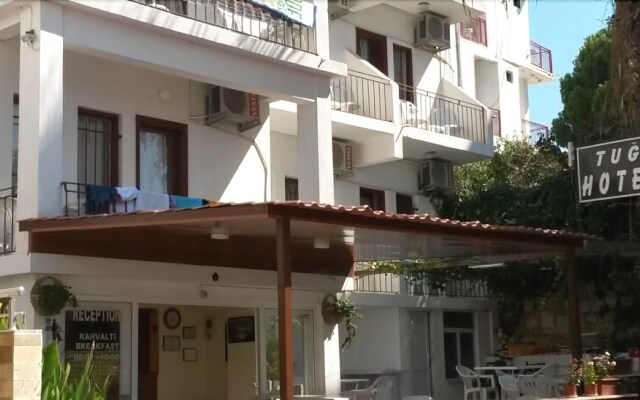Tug Hotel