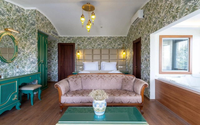 Motali Life Hotel
