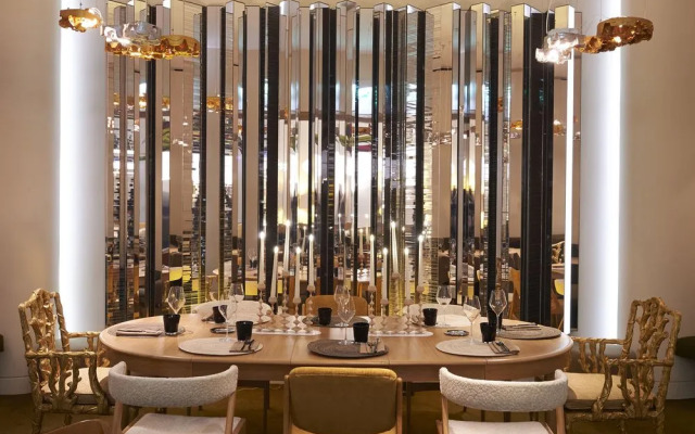 Hotel Marignan Champs - Elysées