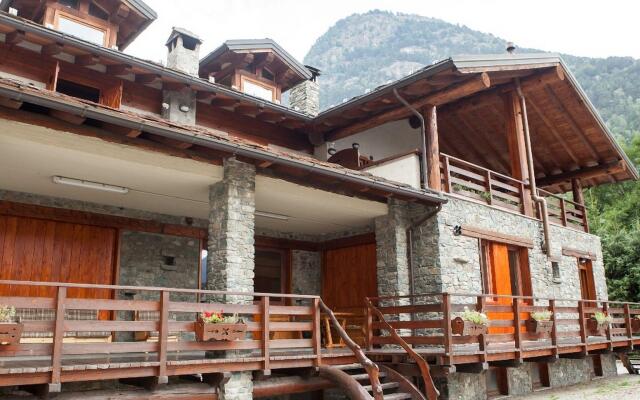 Apartment in Antey-saint-andre Near Ski Lifts