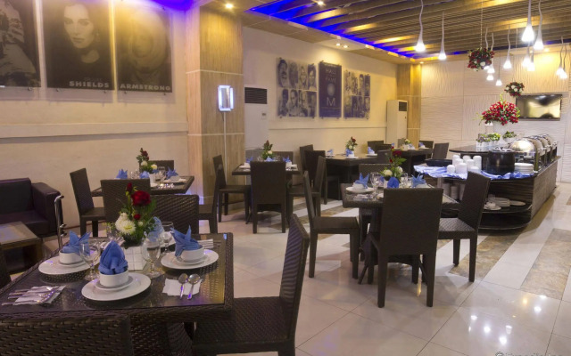Hotel DreamWorld North EDSA