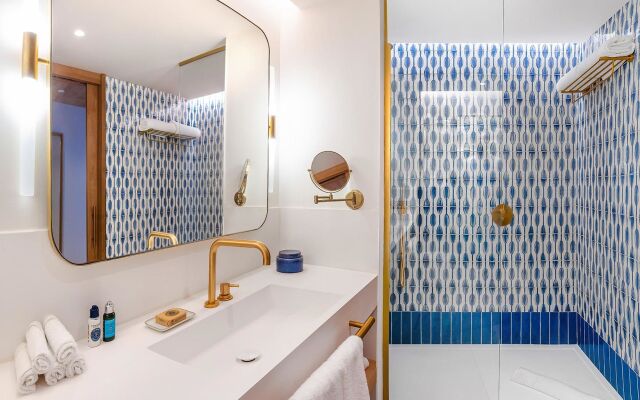 H10 Porto Poniente Hotel