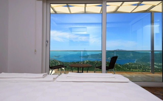 Villa Montana by Akdenizvillam