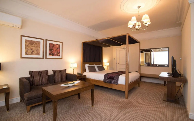 Regency Park Hotel