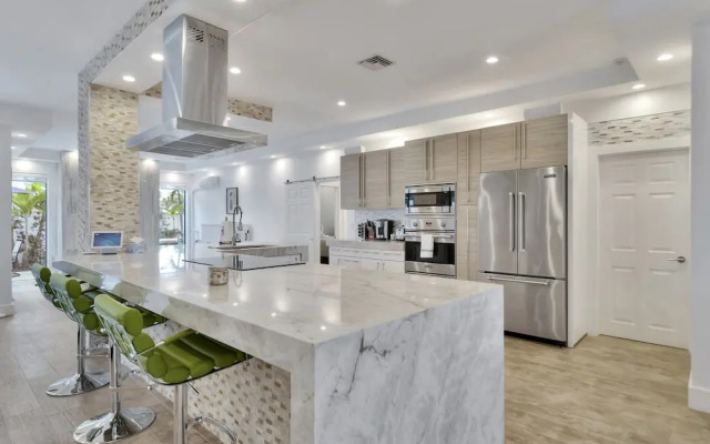 Lynora's Luxe Estate Modern Design