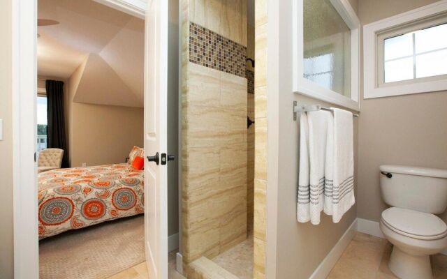 Swing Bridge Condo - Unit 10