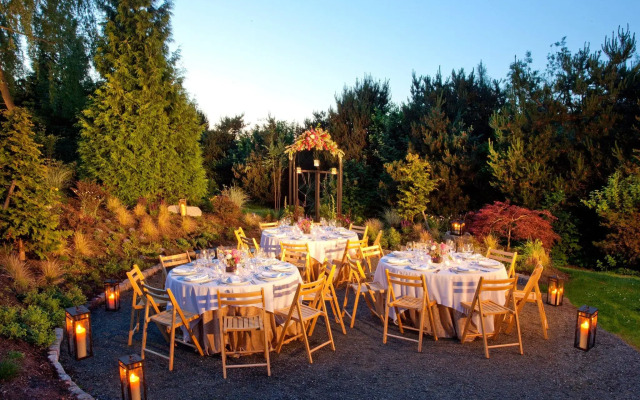 Willows Lodge