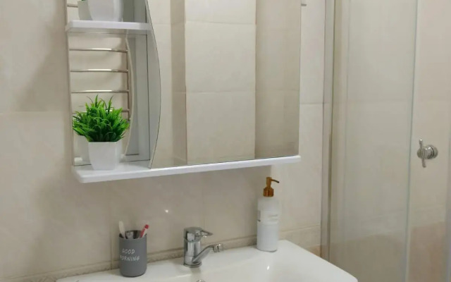 Studio apartments on 32 Tlostanova Street