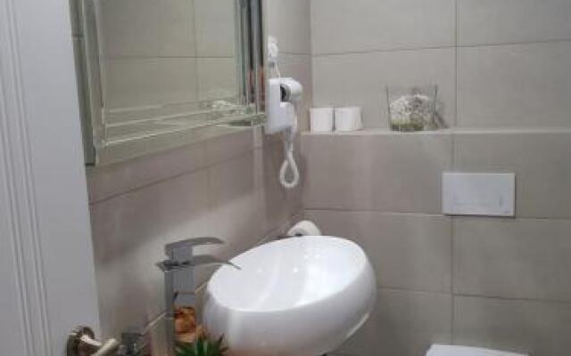 For You Apartments Gold & Silver