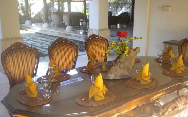 Taman Suci Villa