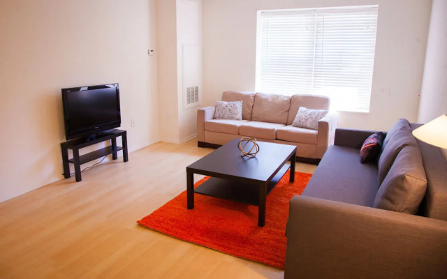 Skyline Luxury Home Suites at Newport