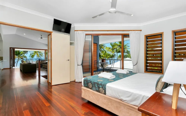 Reeflections Beachfront Holiday House