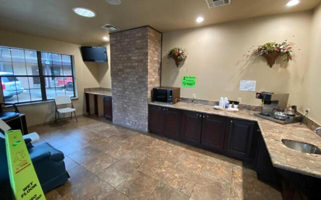 OYO Pinewood Inn & Suites Silsbee