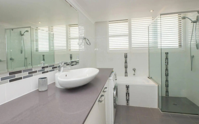 Southern Cross Apartments