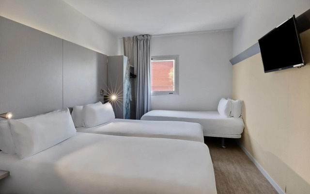 B&B Hotel Girona 2