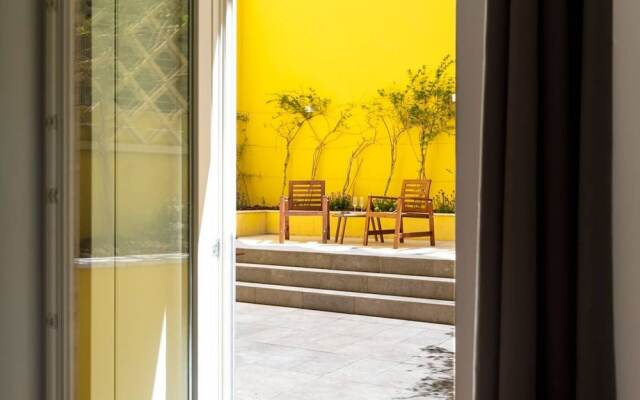 Modern Terrace Apartment Rentexperience