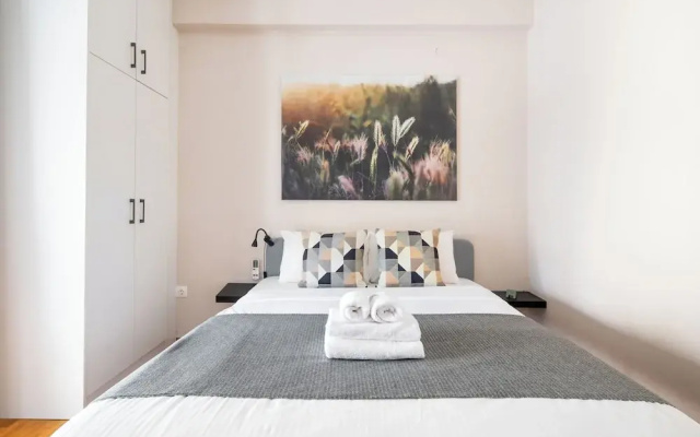 Selany's Chic Apt in the Heart of Athens