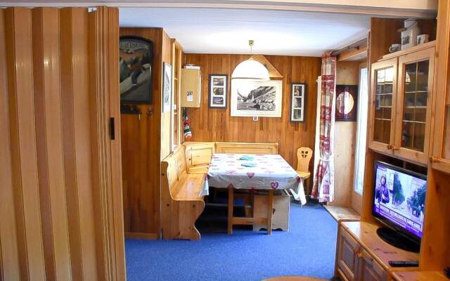 Apartment With one Bedroom in Val-d'isère, With Wonderful Mountain Vie