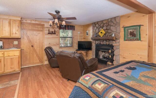 Upper Canyon Inn & Cabins
