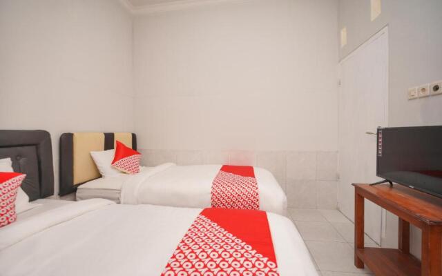 OYO 2937 Nindy Residence 2