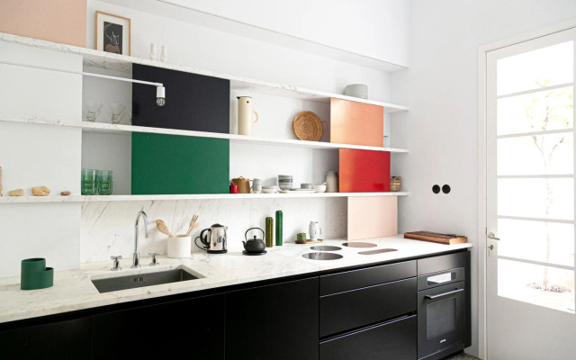 Luxury modernist design townhouse with garden