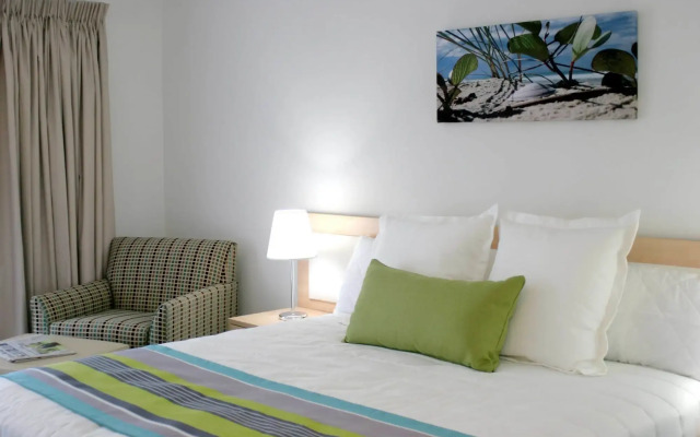 Quality Suites Pioneer Sands