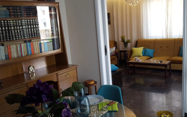 Superb Athenian Nest