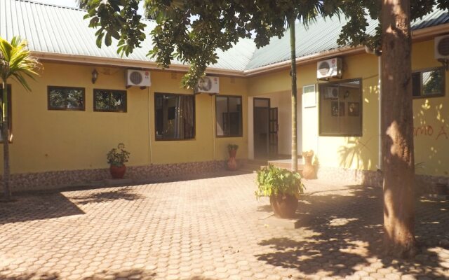 Oneira Hotel