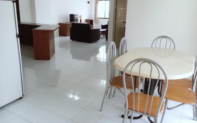 Dindings Pantai Desair Apartment By DPD