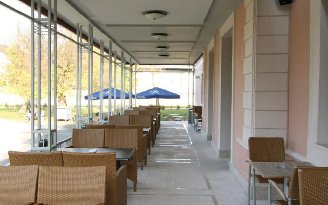 Hotel Crystal