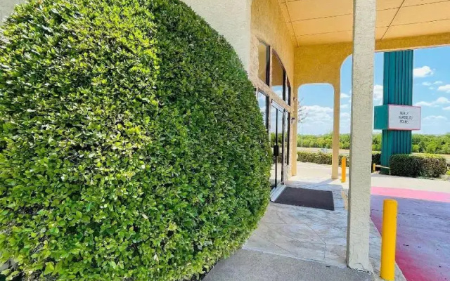 Studio 6 Suites – Mesquite, TX – Gross Rd.