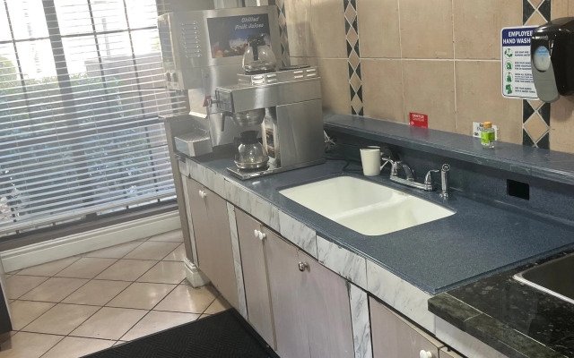 Howard Johnson Inn Peachtree/Norcross