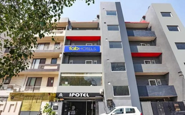 OYO Townhouse 373 Vishwas Nagar