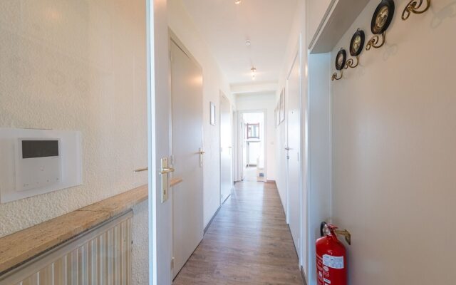 Apartment With sun Facing Terrace