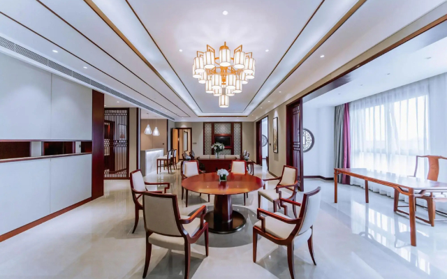 YUN-ZEN Jinling Acrobatics Hotel
