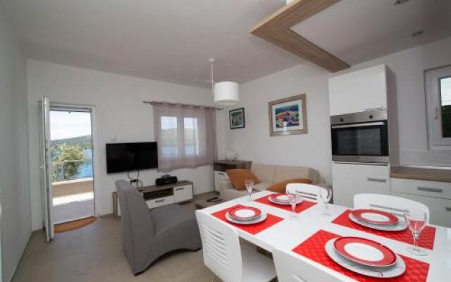 Beach Apartment More