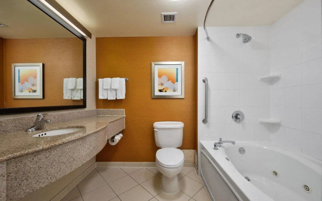 Fairfield Inn and Suites by Marriott Toronto Airport