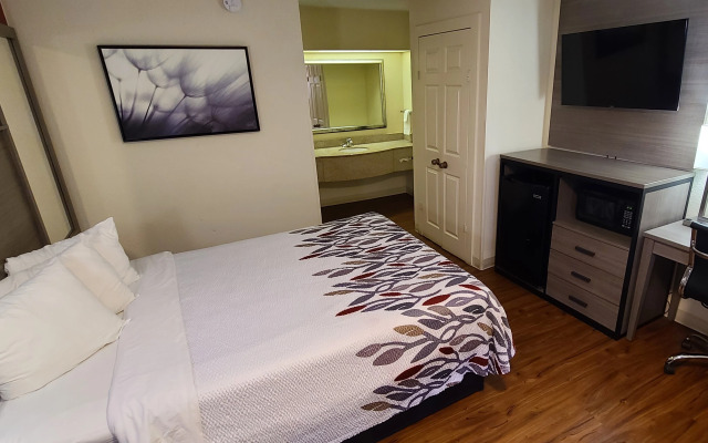 Red Roof Inn & Suites Cornelius – Lake Norman