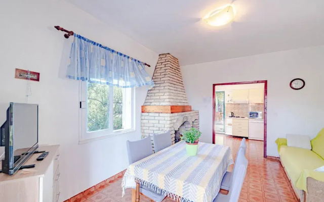 Awesome Home in Potomje With 3 Bedrooms and Wifi