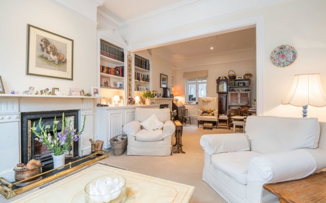 Stunning Wandsworth Home close to the River Thames