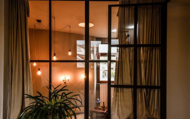 FM Luxury 3-BDR Apartment - 3 Levelled Home