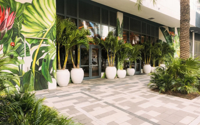 Flow Miami Hotel