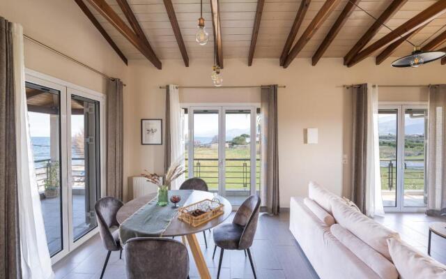 Meltemi Beach House - a seaside Luxury maisonnette