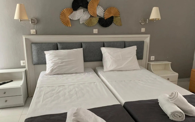 Alkyonides Hotel