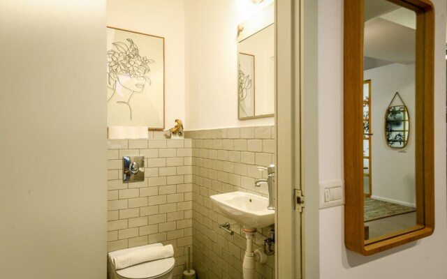 Charming 2BR Apt w a Breathtaking Patio